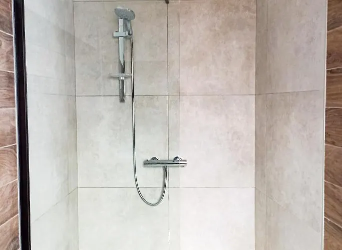 ゲストハウス Kolossoi カブラス