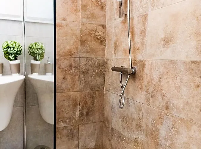 ゲストハウス Kolossoi 3*