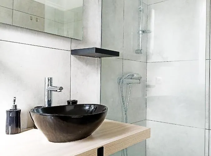 ゲストハウス Kolossoi カブラス