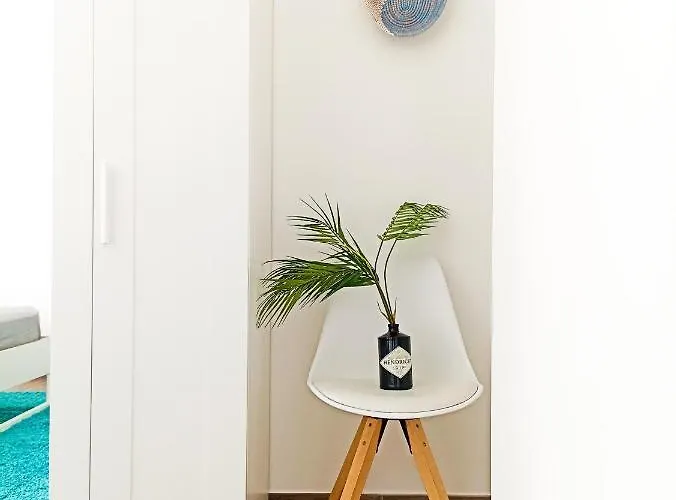 ゲストハウス Kolossoi カブラス